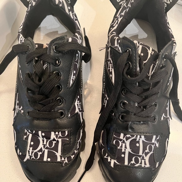 Very comfortable and light ! Never dressed - Picture 6 of 7